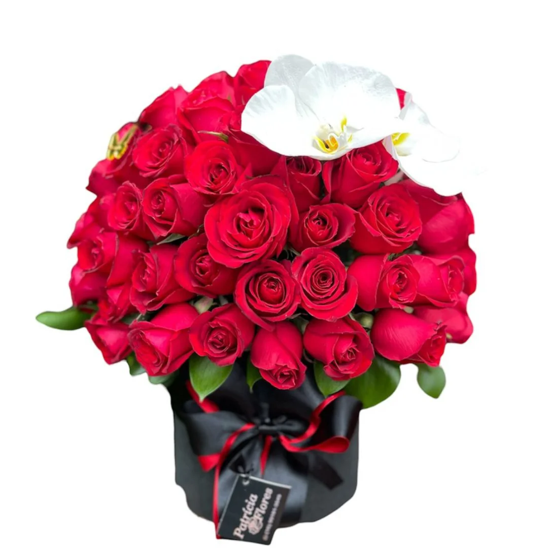 Box com 100 Rosas e 2 Flores de Orquidea